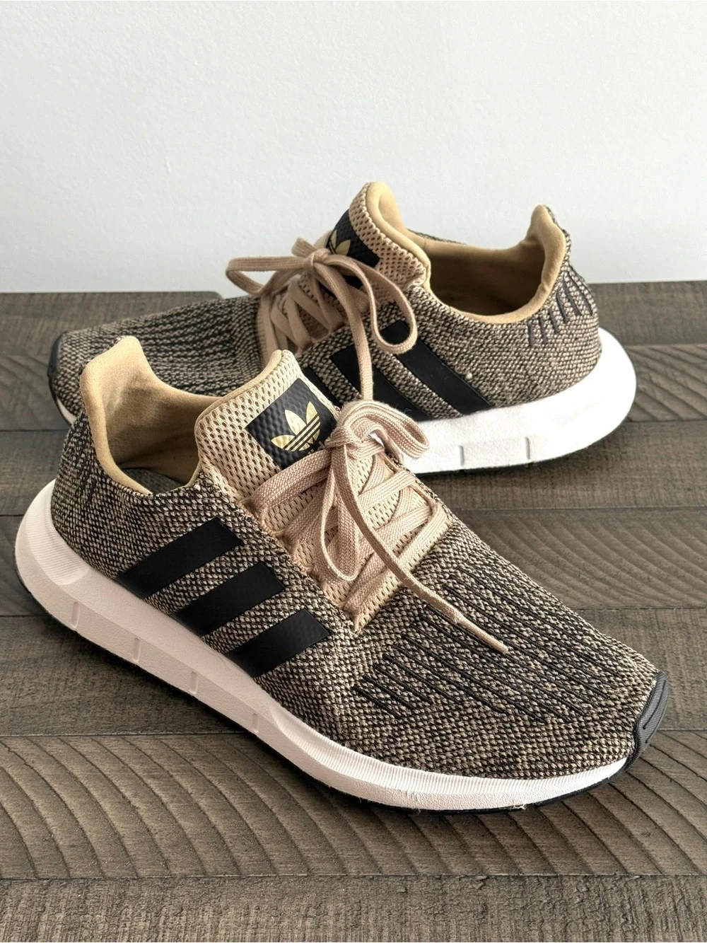 Adidas Men’s Swift Run Sneakers Size 8.5